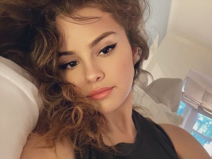 MyLifeIsSelG2's tweet photo. Selena Gomez everyone 😍👏🏼 https://t.co/oRne2ZMt7X
