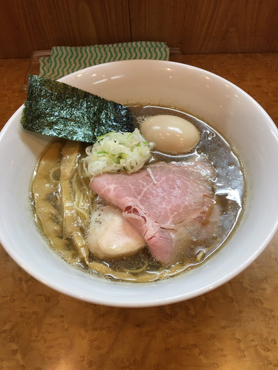 ryonanG06's tweet photo. 丁寧丁寧丁寧な鷄煮干しそば。

#ミリオンダウト飯 https://t.co/Dobr8uAMLo