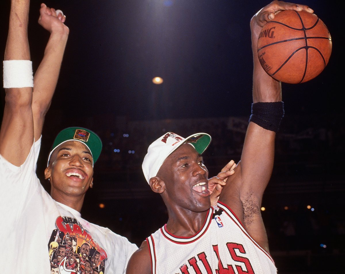 6-for-6:1992: MJ shrugs his way to a repeat