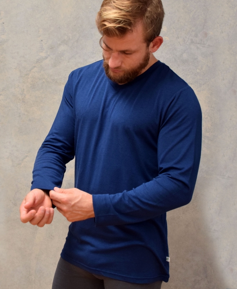 BambooTex's tweet photo. It's getting to be the perfect weather for our Long Sleeve V Neck Tee. Comfort, clean-cut style, and a thermo-regulated existence :D 
-
FIND A STORE > https://t.co/gYix6FDOof
-
#bambooclothing #bambooclothes #living #livin #sustainable #australianowned #australian #buyaustralian https://t.co/NpOHYFsHvn