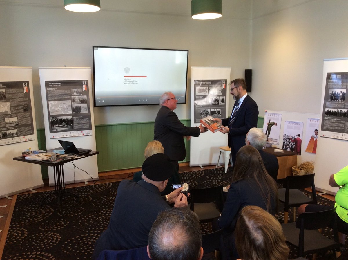PLinNewZealand's tweet photo. 18 May marks the 76th anniversary of the #MonteCassino Battle.
At 9.45am the Polish 12 Podolski Lancers Regiment captured the Monastery. The Polish 🇵🇱 was raised on the hill shortly afterwards, and joined by 🇬🇧.
Remembering the last year’s commemoration at #Pukeahu & our seminar. https://t.co/7Z9gfW4bNU