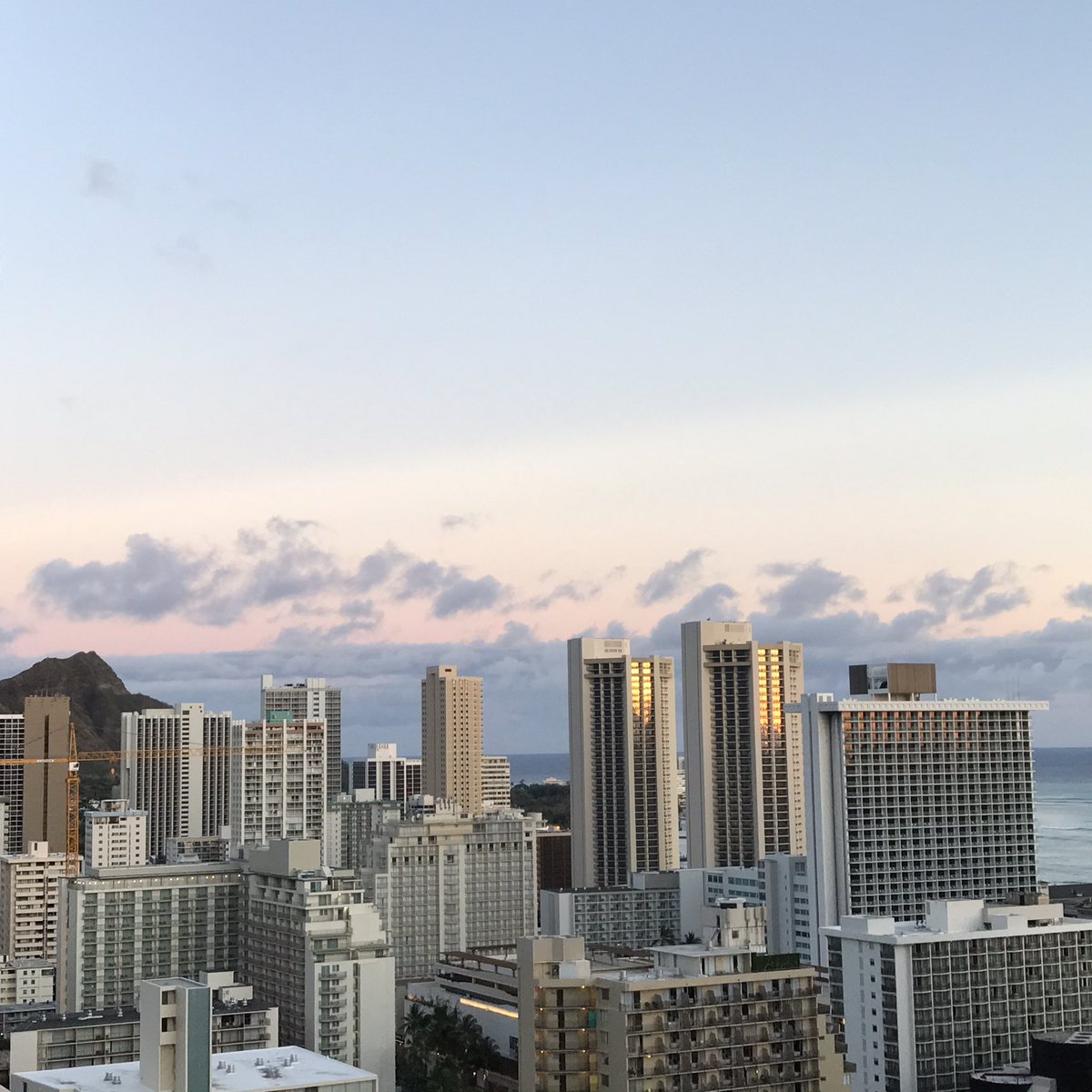 MihoRiddle's tweet photo. ไปๆฅใไธๆฅใใใใจใ๐
Stay safe Hawaii and get better soon ๐
#sunset
#ใใฏใค
#ใใใซใซ
#ใฏใคใญใญ
#ใคใใฝใฉ
#้็ฉบ
#ๅฝ้็ตๅฉ
#ๆ่ฌ
#ใใใใจใ
#hawaii
#hawaiilife
#waikiki
#honolulu
#love
#appreciate
#findrhc https://t.co/h7dy31K144