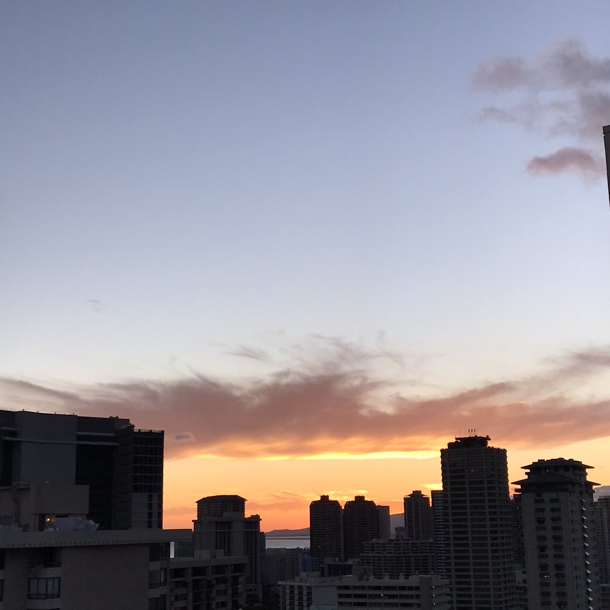 MihoRiddle's tweet photo. ไปๆฅใไธๆฅใใใใจใ๐
Stay safe Hawaii and get better soon ๐
#sunset
#ใใฏใค
#ใใใซใซ
#ใฏใคใญใญ
#ใคใใฝใฉ
#้็ฉบ
#ๅฝ้็ตๅฉ
#ๆ่ฌ
#ใใใใจใ
#hawaii
#hawaiilife
#waikiki
#honolulu
#love
#appreciate
#findrhc https://t.co/h7dy31K144