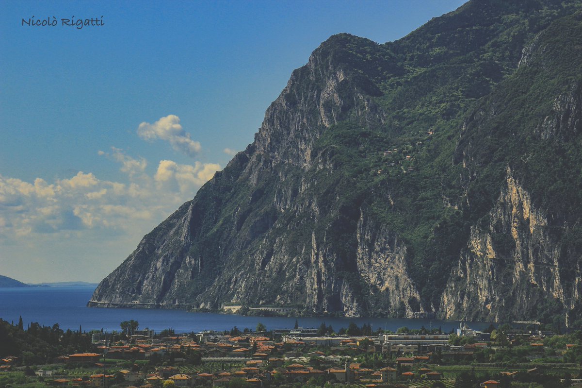 NiCkRiga89's tweet photo. #lagodigarda #trentino #italy🇮🇹 #travel #photography #photo #mountains #liker #top #sky #nature #photooftheday #best #visit #canon #landscape #panorama #gardasee #gardalake https://t.co/8ETy21KyGw