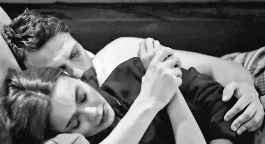 Efsun saved yamac life,three times,she was his ennemy but became the woman he loves,just like grace for thomas,grace gave Thomas a hope,she helped him to get rid of the nightmares he was seeing since his comeback from war,he asked Her To help him and she did  #cukur  #EfYam ++