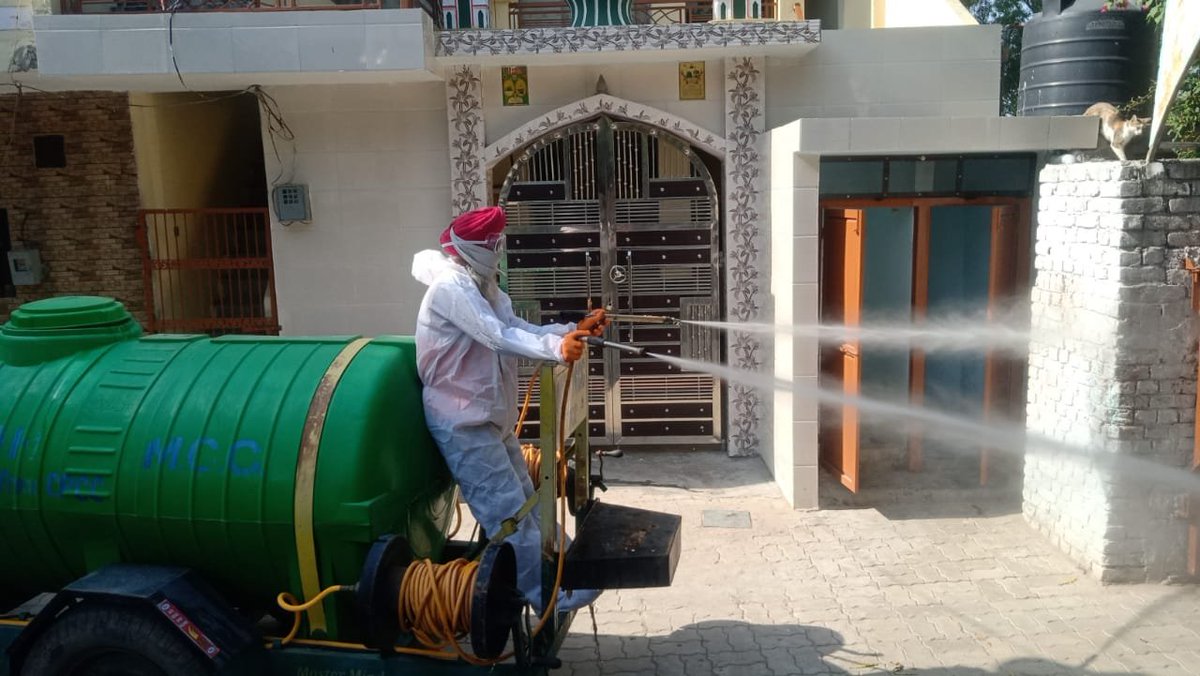 Chandigarh Municipal Corporation is conducting regular sanitization &amp; cleanliness drives in several residential areas under its jurisdiction, to curb the spread of Coronavirus infection.

#MyCleanIndia #CitiesFightCorona