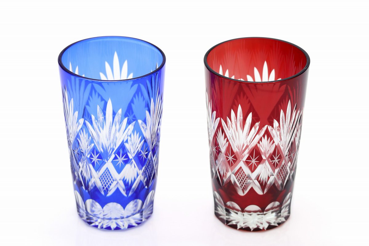japan2theworld's tweet photo. ＃Kiriko a unique traditional #Japaneseglassware, scraping the surface, creating special beautiful patterns. More tasty to drink sake in a such gorgeous glass😋 I will recommend #EdoKiriko if you get one in Japan! https://t.co/QB0Wr9zsul