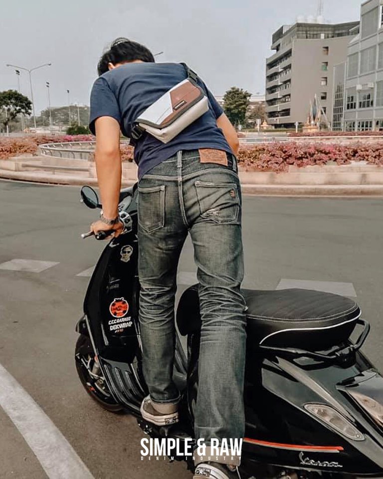 SimpleAndRaw's tweet photo. #SimpleDay Move on!!
.
🙏Thank you for nice pic kub 🙏
Review By: Krissada Singnui
.
รายละเอียดสินค้า Sk829 HeavyRodeo 16oz. 
>> https://t.co/dCxVjbP8rD
.
#SimpleAndRaw
#CustomerReviews
#Sk829 #HeavyRodeo https://t.co/EuqgMWBf5s