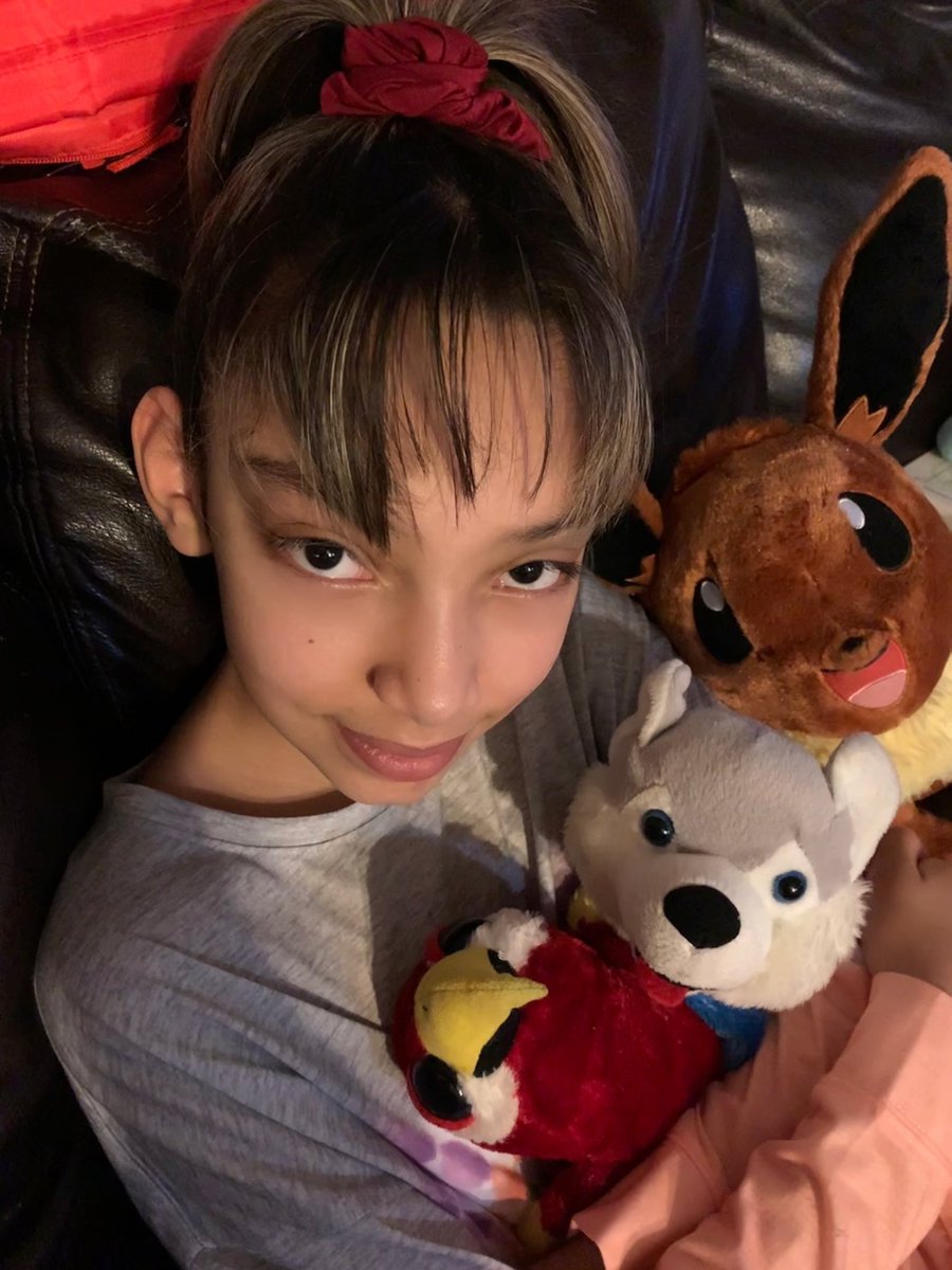 HoHos_WENEE's tweet photo. Im sad for no reason. Everything is making me cry. I think itβs because I miss friends, school, but am anxious about CoVid 19. I took a hot bath with aromatherapy, made my favorite ramyun, & am clinging to plushies watching Kdramas. Sending love to everyone. #MBB #MXMBB #monbebe https://t.co/hCDW3GQBnj
