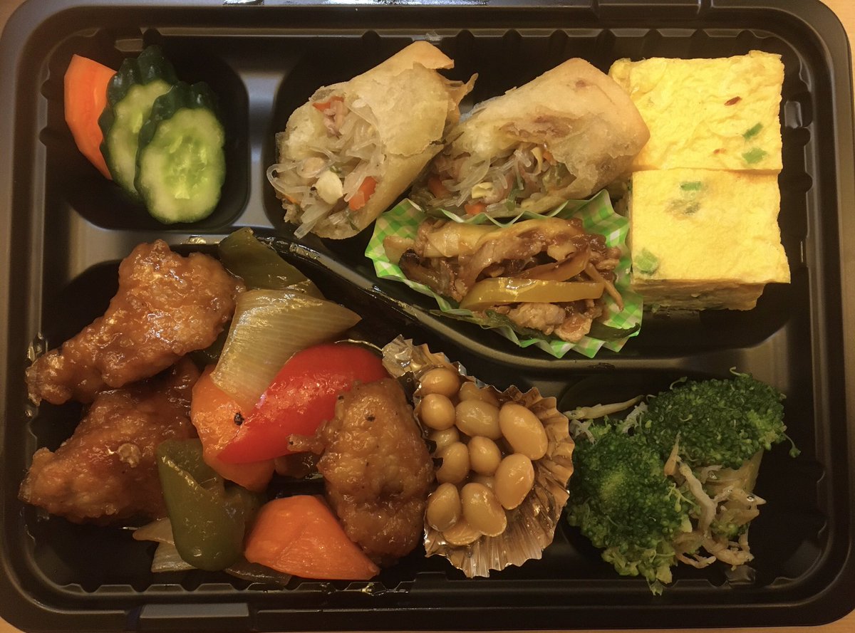 Issin_ueno's tweet photo. 酢豚
大豆煮
ブロッコリーちりめん辛子和え
ネギ入り玉子焼き
春巻き
青椒肉絲
漬け物
#全て手作り #国産肉 #国産野菜
#無添加 #健康のお手伝い #天然塩使用
#一心　#弁当 https://t.co/Qe8rHwcUUi