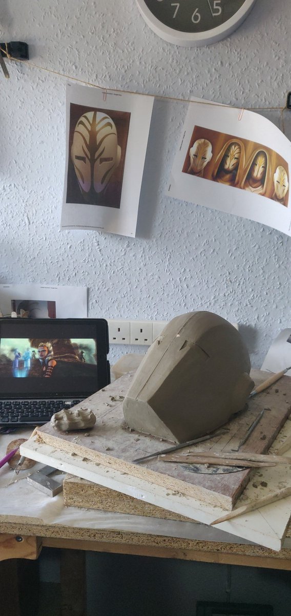 HattonOllie's tweet photo. Spending the day surrounded by reference images, working on my next sculpt of a Jedi Temple guard mask from #StarWars and watching more #CloneWars.. trying to live that #artist life https://t.co/gBrkA07V4j