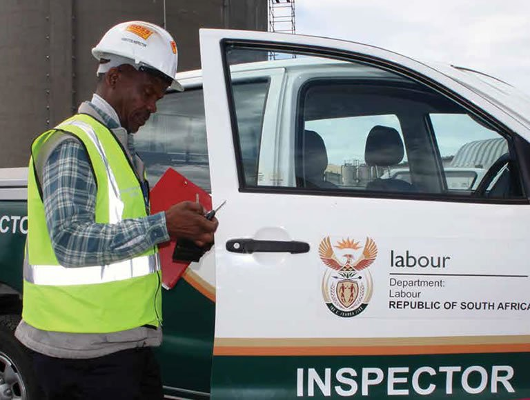 SAgovnews's tweet photo. [Read] The Department of Employment and Labour has dismissed labour union allegations that its Kimberly office has not been observing occupational health and safety protocols https://t.co/yARollT2Pt #COVID19SA  #Day52ofLockdown @deptoflabour https://t.co/2b3vDEHkvC