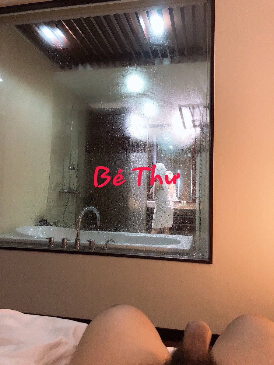 Kêu chụp dùm mình tấm hình để đăng gạ chịch trai mà chụp kiểu vậy nè 🤬 rồi ai dám chịch tui ông nội 🤬