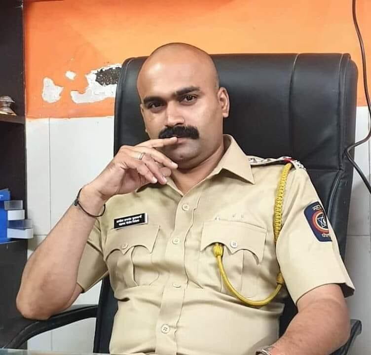 Shefali Vaidya. on Twitter: "#1/3 This @MumbaiPolice cop is Amol ...