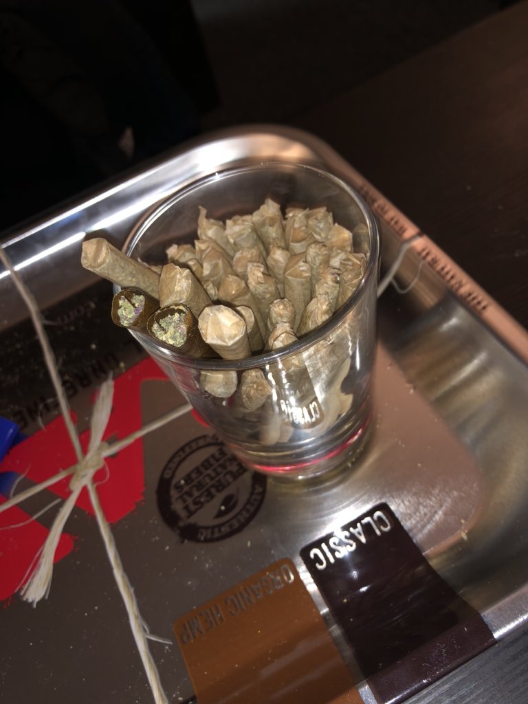 まだまだ巻いたよ、
ロングは、無いけど
いっぱい巻いたよって
愛を届けます。
＃カナダ　＃大麻