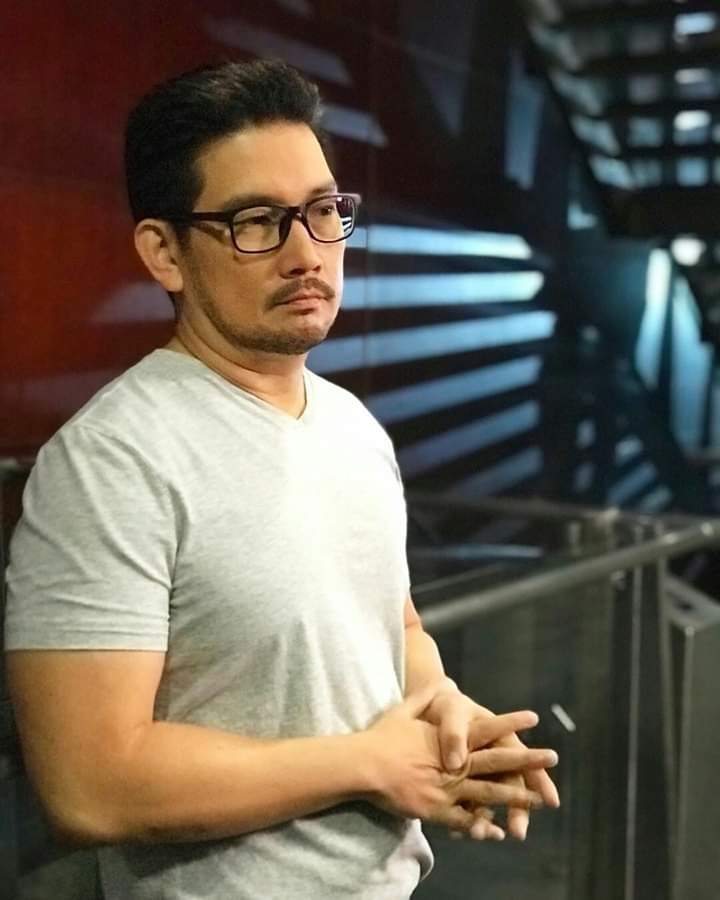 Ang lalim naman inisip mo Sir Chief Happy birthday Richard Yap 