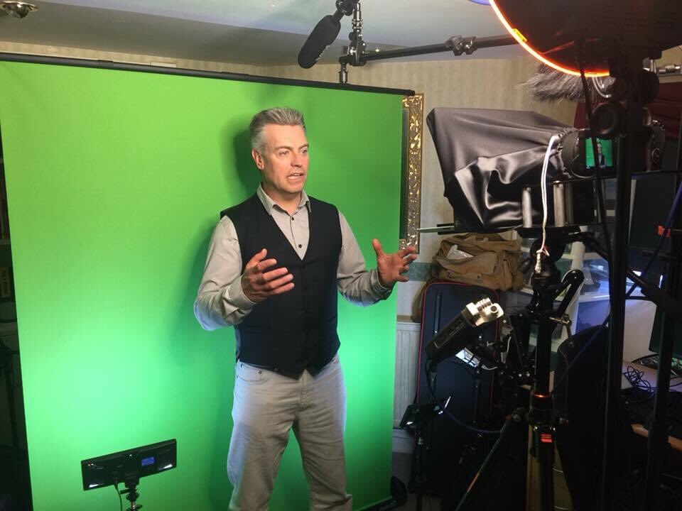 MaxwellMuir's tweet photo. The virtual platform is a new stage, a new feeling, a new experience.
New ways force new plays. It’s time for expansion and becoming a master of the live and virtual speaking platforms of life.
Invest in cultivating your speaking style and skills every day!
#speaking #speaker https://t.co/7qtf5PyZY2