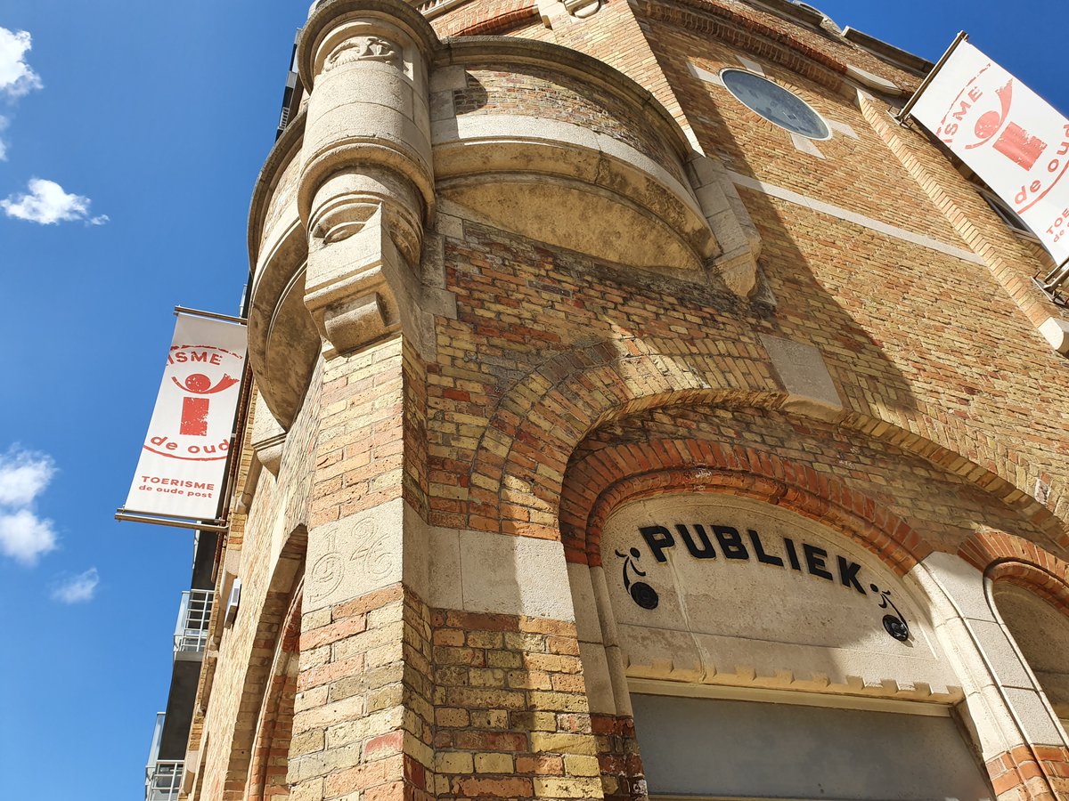 Vanaf vandaag is de toerismebalie in De Oude Post opnieuw open. De expositieruimte met de expo ‘Het dak ging eraf’ is momenteel nog niet toegankelijk. Ook de toerismebalie in Villa Les Zéphyrs in Westende blijft nog even gesloten.
bit.ly/2XaFy2Y