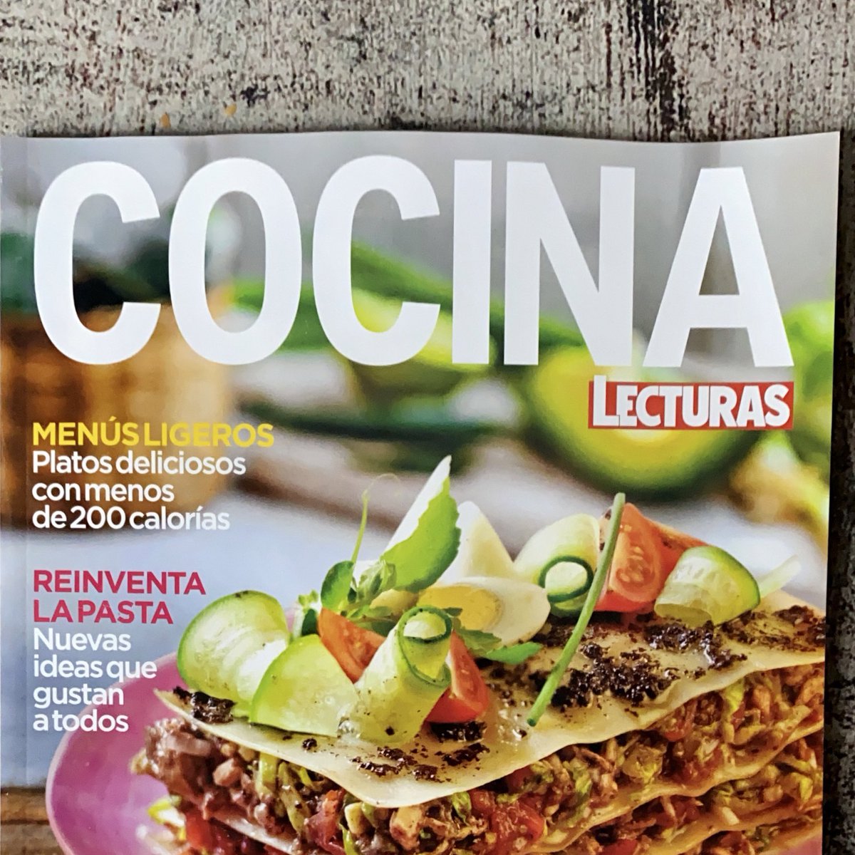 Un sueño más cumplido, salir en la revista Lecturas con 16 recetas mías y 14 hojas impresas. 
Ya está a la venta en los quioscos, recetas para el verano, frescas y saludables. No te la pierdas! #revista #cocina #fotografia #recetas #verano #cook #lectura
