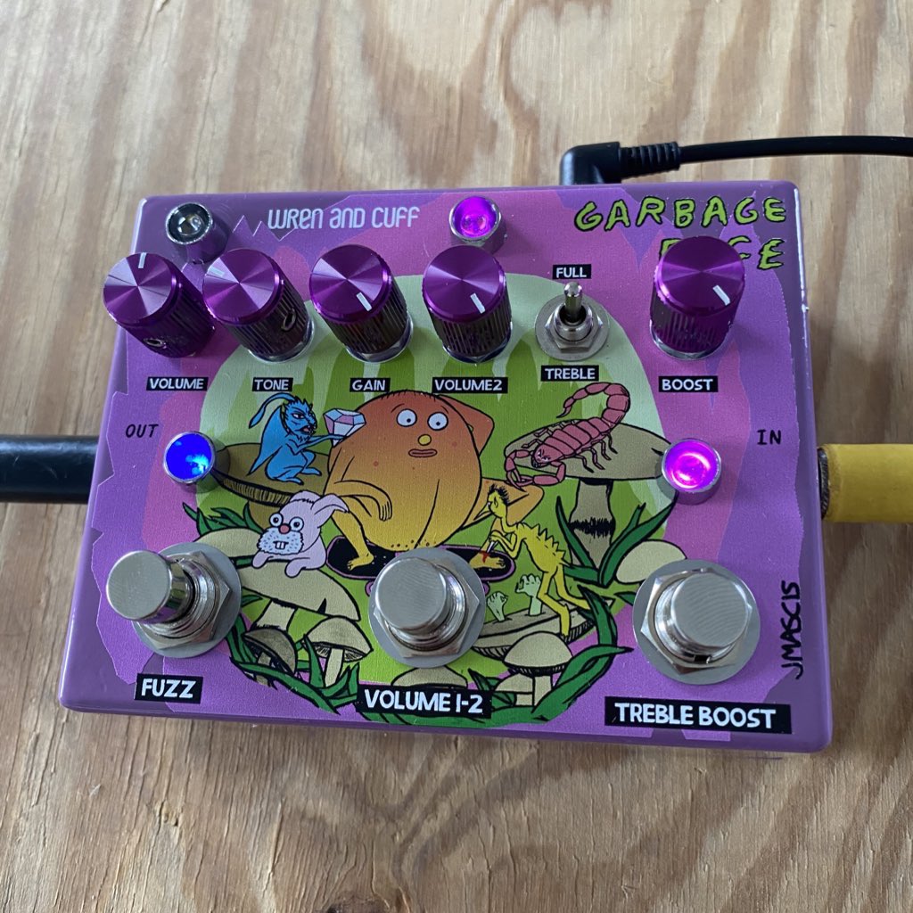 tomokazkawamura's tweet image. 仕事あるのにやめられない。最高のファズ。確かにマフにしてはかなり特殊な音です。近日発売。最初は日本にも極小ですが限定版が入荷します！
#wrenandcuff #jmascis #garbageface