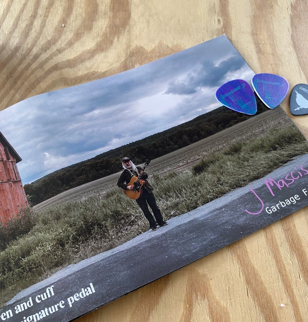 tomokazkawamura's tweet image. 仕事あるのにやめられない。最高のファズ。確かにマフにしてはかなり特殊な音です。近日発売。最初は日本にも極小ですが限定版が入荷します！
#wrenandcuff #jmascis #garbageface