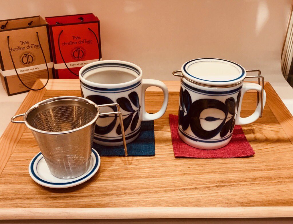 Okichihiroba Official おうちで過ごすときに つねにそばに飲み物がたっぷり入ったマグカップを置いておきたいという方は多いですよね そんな方におすすめなのは 茶こしとトレーにもなる蓋がついたマグカップです 置地 置地廣場 Okichihiroba