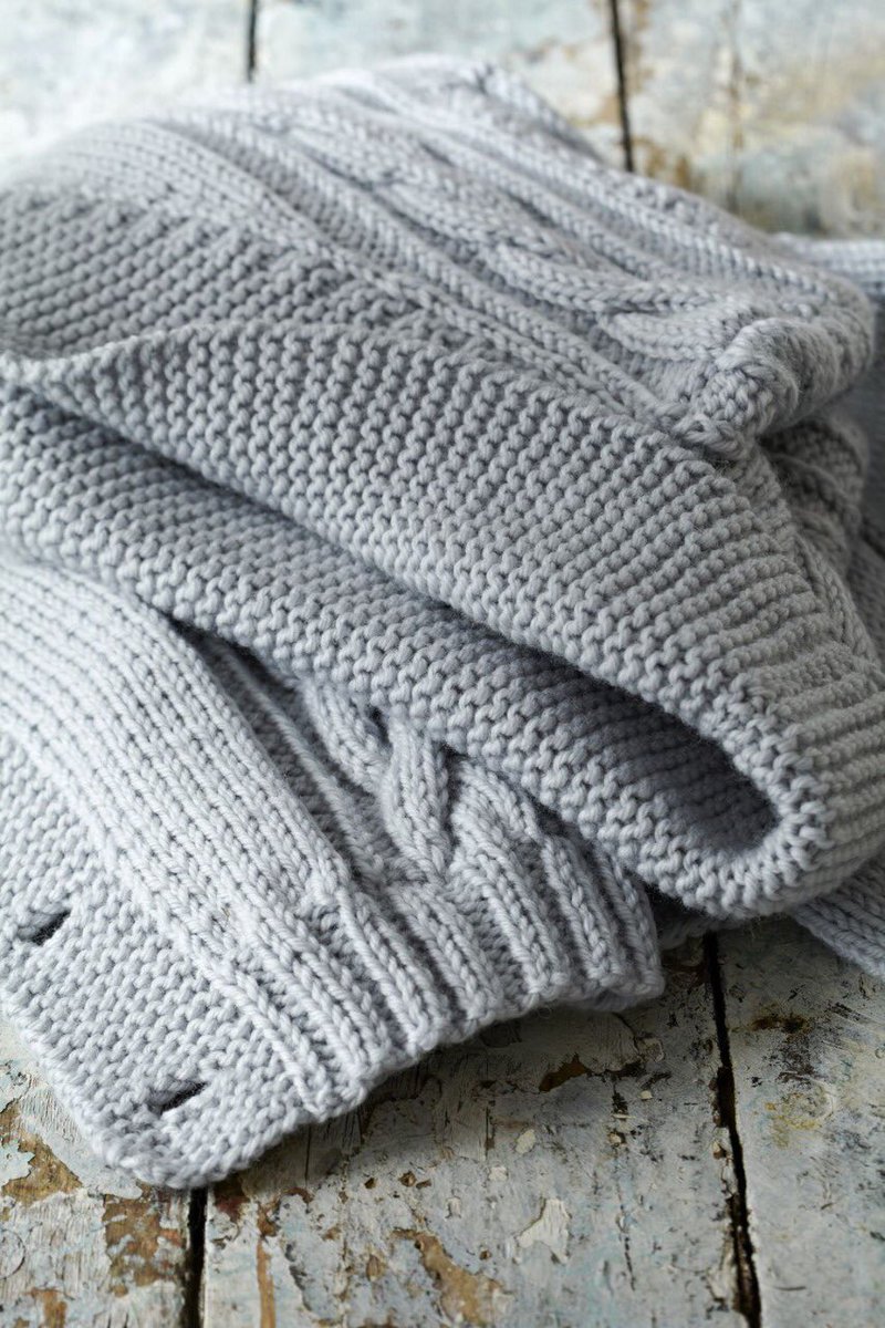 ThePerfectHelp's tweet photo. Housekeeping tip of the day
Remove pills from sweaters:
Textured scrub sponges are perfect for tidying up a worn sweater. Gently run it across the garment to banish fuzz. #housekeepingtips #theperfecthelp #mydubai #maidsindubai https://t.co/lzKwf3TZzV