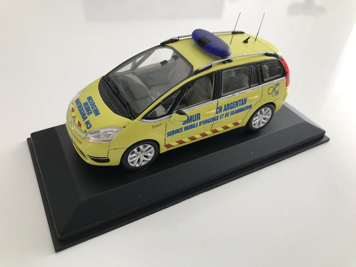 Miniasmur's tweet photo. Aujourd’hui je vous emmène à Argentan dans l’Orne afin de vous présenter ce Citroën C4 Picasso.

Un deuxième véhicule devrait voir le jour dans les prochains mois aux couleurs du SMUR d’Alençon.

@CESU_SIMU61 @VilleArgentan

#samu #smur #orne #argentan #samu61 #citroen https://t.co/QSg0Qqb4qP