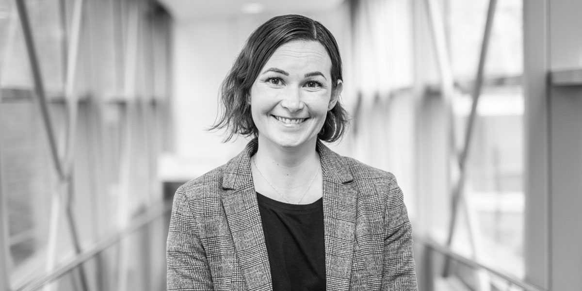 Frida Strömberg på Karolinska Universitetssjukhuset om hur läget på Karolinska sett, och ser, ut under coronakrisen och hur de som HR-organisation blixtsnabbt fått ställa om till digitala arbetssätt: bit.ly/2TjzIvg

#corona #covid19 #kris #HR #rekrytering #karolinska