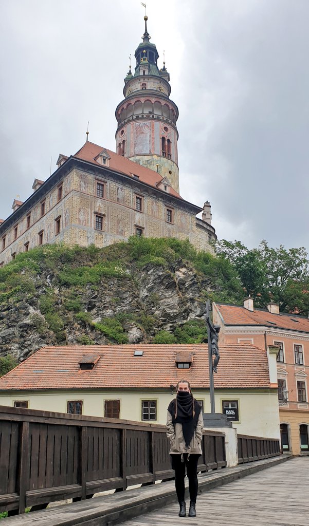AdrianaCerna's tweet photo. Teď je nejlepší doba k návštěvě Českého Krumlova, bez davů turistů je to pohádka. 25/5 otevírají hotely, jeďte tam, Krumlov vás teď potrebuje! #KrumLOVE https://t.co/Ih5cpRxCRR