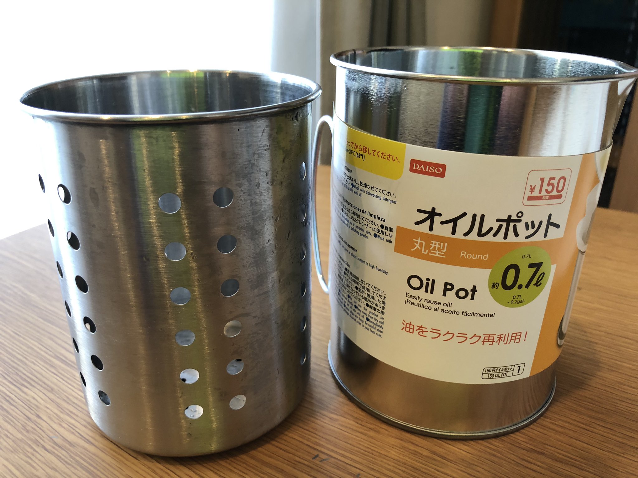 Sho ダイソーで合計350円 ファミキャンくらいなら事足りてしまいそうな火起こし器 火消壺 収納がシンデレラフィット キャンプ ステンレスカトラリーラック オイルポット