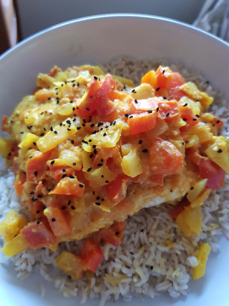 Shonette's tweet photo. A day late, but inspired by @CharlieVivante, last week I ate...
A bunch of home cooked experiments (including the @pearcafe tofu nuggets with satay sauce - so good!) and a delicious chicken burger from @Asadobristol.

Just about to start this week's meal plan! https://t.co/X3VLPasMAu