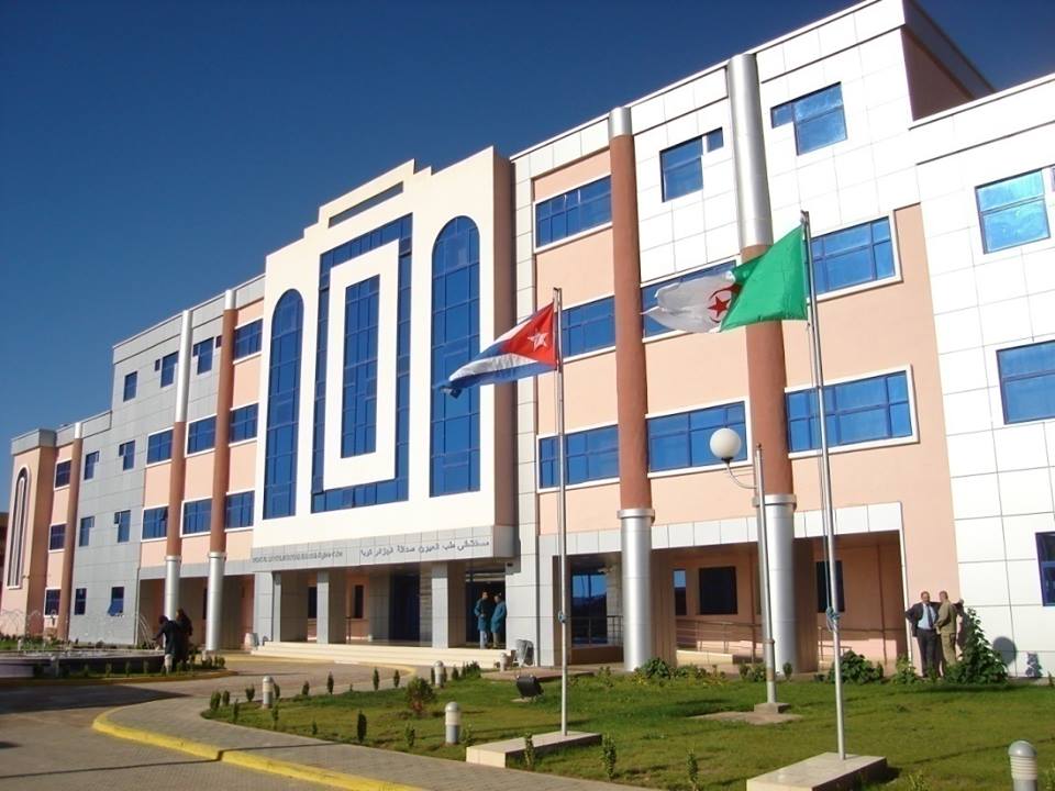 SMCArgelia's tweet photo. Argelia en 57 aniversario, enfrenta #COVID19: En Djelfa, operado paciente por complicaciones de los anexos oculares por secuelas de quemadura corneal/conjuntiva #AplausosPorLaVida #CubaPorLaSalud #CubaSalvaVidas @MarciaCobas @japortalmiranda @jorge_bustillo #Cuba @VergaraBuenoA https://t.co/rO5GztCSXA