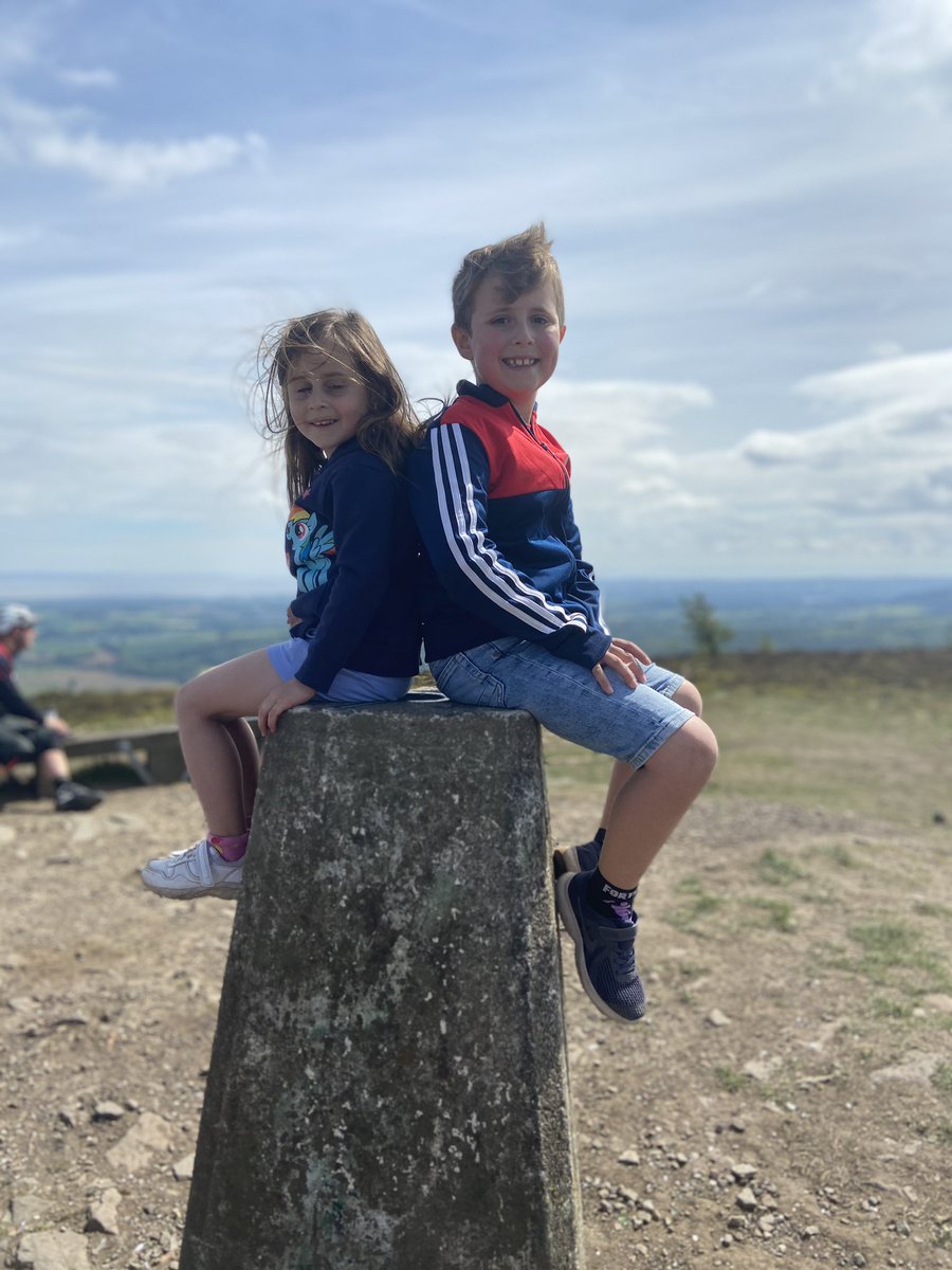 Clairedowns79's tweet photo. @RogPrmSch @MissRyanRog @MrsBarry4 @MrsCDavies2 @RayerHead keeping fit in lockdown, yesterday’s daily exercise was a challenge set by Alfie and Madison to walk from home to the top of Machen mountain and home. A massive achievement walking 18km! Everybody slept well!! 👏🏻👏🏻 https://t.co/MkbxtAREnM