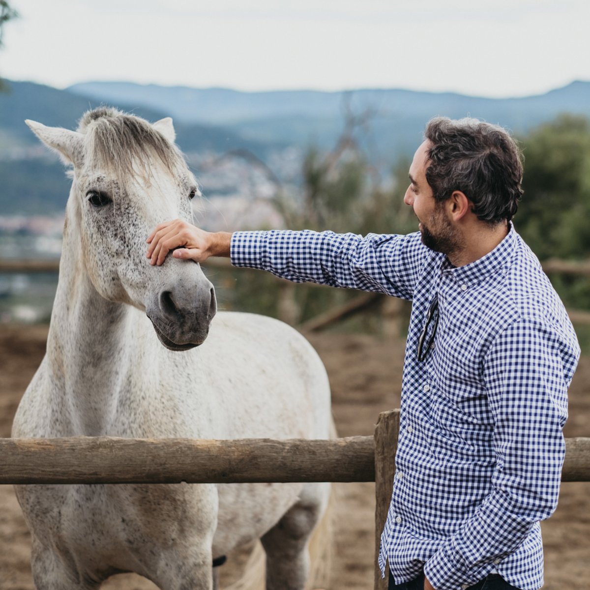 beshared_es's tweet photo. 🎉 Y el hecho de que se cumpla ahora un año de aquella celebración, nos lleva a pensar que nos acercamos a buen ritmo a nuestro V aniversario de @beshared_es. ¡Tenemos muchas ganas de que llegue julio para celebrarlo! 🥳 https://t.co/E8BYPTVNq1