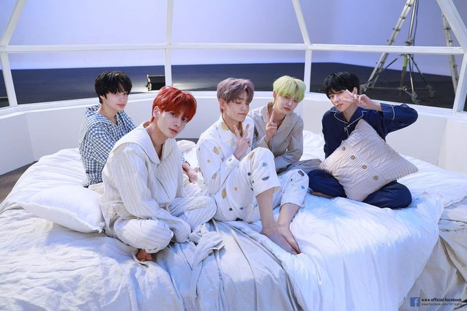TXTinBillboard's tweet photo. COMEBACK HASHTAG SCHEDULE

5:30 PM KST
#/WelcomeToEternity
#/BurnTheWorldWithTXT
#/Cant_You_See_Me

6:00 PM KST
Use the tags above and
#/EternityOutNow
#/CantYouSeeMeMV

7:00 PM KST
#/EternityShowcase
#/TXTComebackShow

@TXT_members https://t.co/weVwOtTjo0