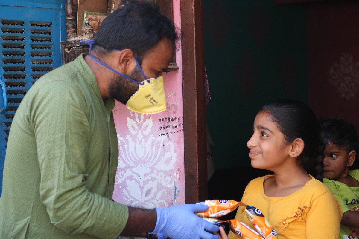 tini_tatatrusts's tweet photo. Distribution of #GoMoDalCrunchies was carried out with support from Cell Foundation in #Delhi to daily wage earners and puppet artists who are affected by the #covid19 pandemic.
@tatatrusts #health #nutrition #vitamin #protein #StaysafeStayhealthy #TogetherWeCan https://t.co/a7N9Fmt2Aw