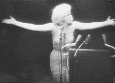 Clubpassionmar2's tweet photo. #marilynmonroe #clubpassionmarilyn #1962 #madisonsquaregarden #jfk #happybirthday #ellafitzgerald #mariacallas #harrybelafonte #isadoremiller #rfk #stephensmith #arthurkrim #mathildekrim https://t.co/uNwsIiRNw4
