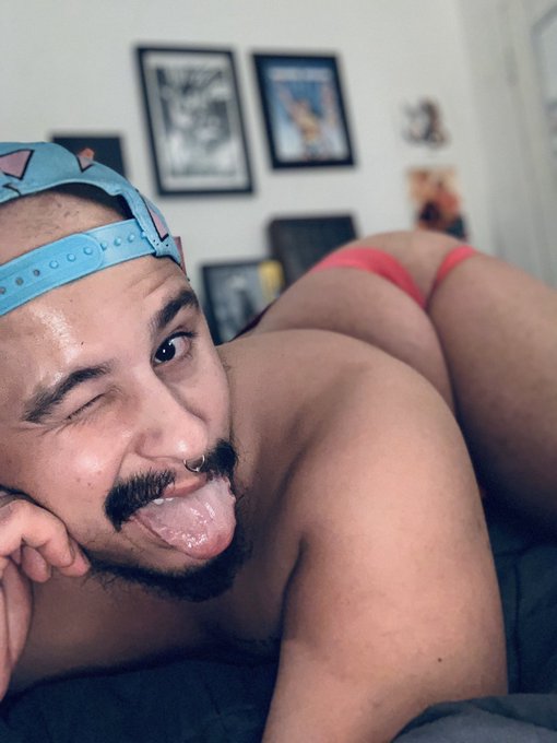 Your Dad wanted me to tell you he&rsquo;ll be late for dinner. https://t.co/f1zH3VcmiP