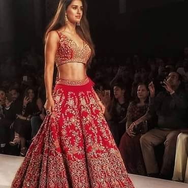ShivaActress's tweet photo. #DishaPatani @Dear_Kamarade @AnilFapzForKaju @Heart_08less @PriyaJain_900 @SissyYogi @MyselfShalu @kajalpottai9005 @kajalsha56 @WannaFollow @Stark_revives_ @ms_atittude @DishaPataniFans @todaystwiter @BachaShruti @Cruzz_bi @VikramS0702 @VijeetaSubrama1 https://t.co/iDEaeka4co