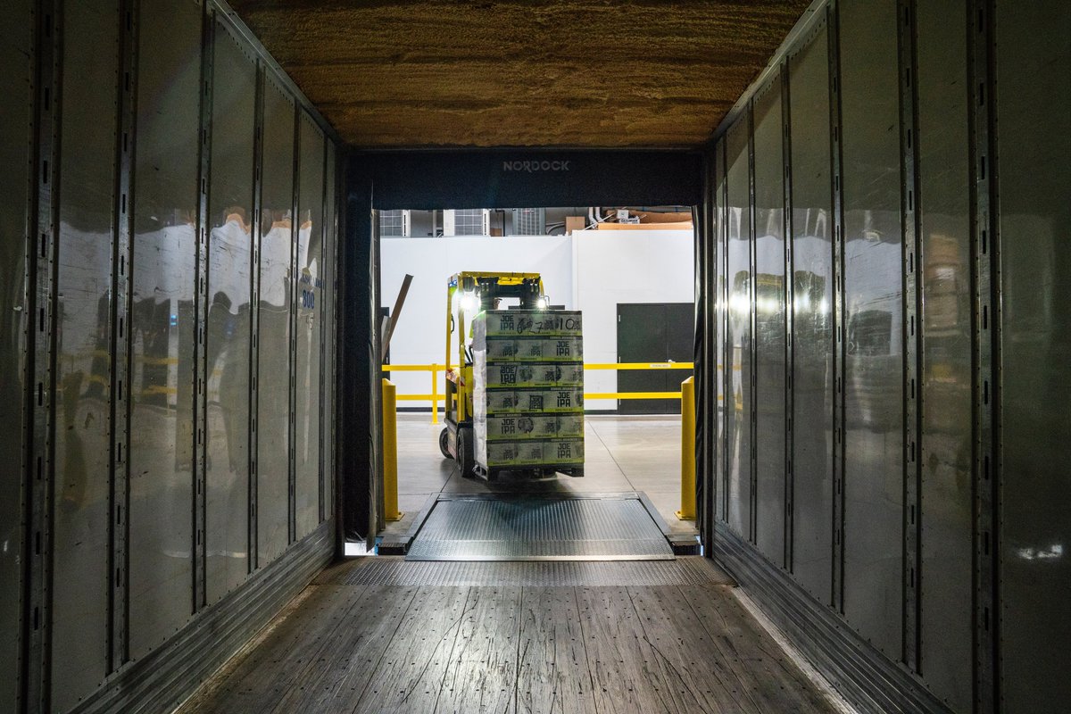 aedhe's tweet photo. ¿Qué futuro le espera a la #logística? Gana peso su consideración como valor refugio, gracias al #comercio online y la flexibilidad a los cambios https://t.co/HXbNJzYzdO https://t.co/9ZzU8eYSKj