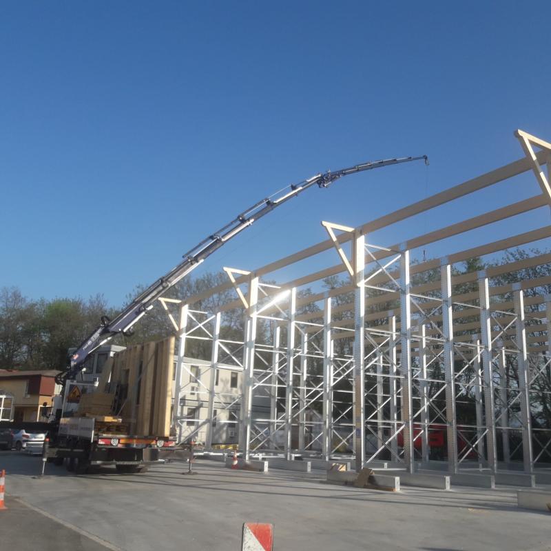 BdxRayonnage's tweet photo. Un de plus👌. Cantilever lourd couvert autoportant en cour de montage dans le département 68. Encore un client satisfait de nos tarifs et de notre prestation. 👍 Photo de fin de chantier avenir. https://t.co/Lupnxip9hB