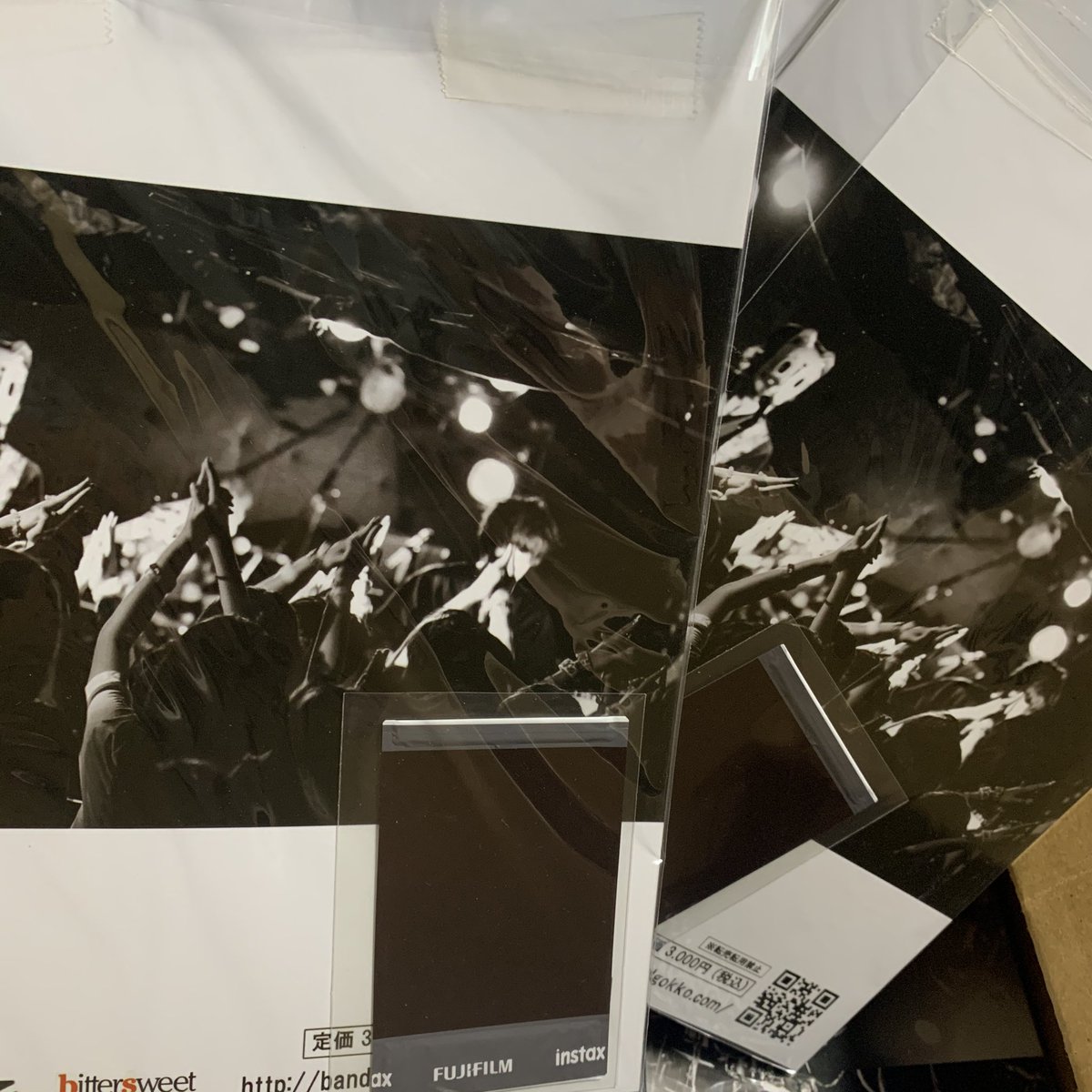 倉庫より、A4フォトブックが
発掘されました！！！！！！
発売当時のチェキ付き、、！