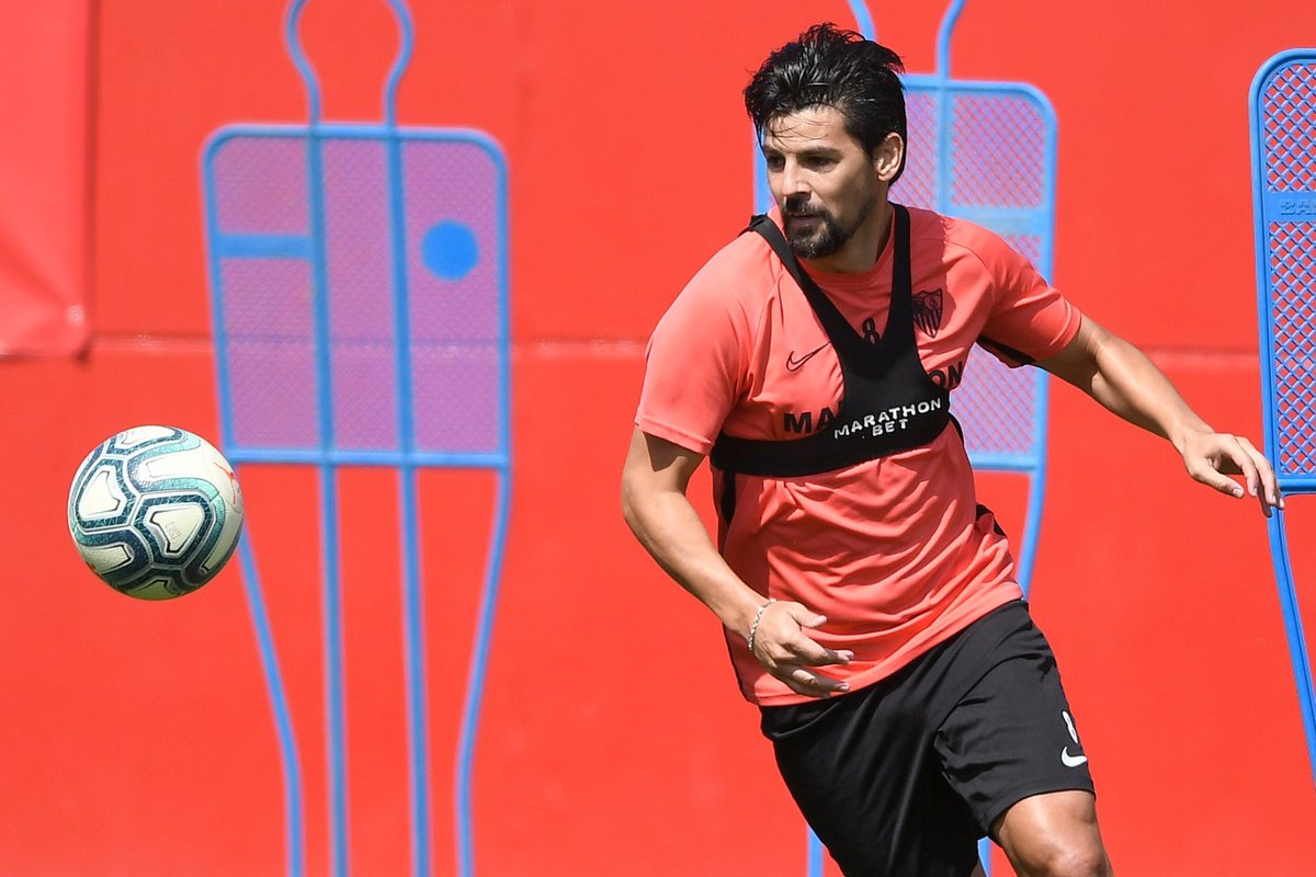 SevillaFC's tweet photo. Buenos días, afición. ☀  
Comienza la fase 3. 💥⚽

#VolverEsGanar #vamosmiSevilla https://t.co/P57w8sQlTY