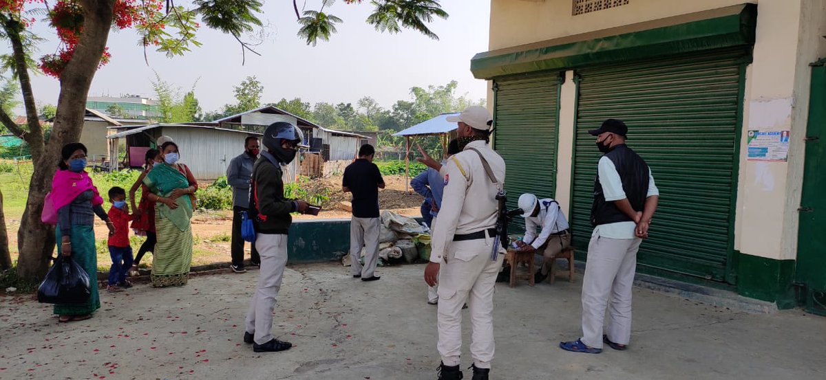 airnews_imphal's tweet photo. #Manipur: Thoubal District Police detained 295 violators of #Lockdown #Curfew 

#StayHome #StaySafe
#Lockdown #CoronaVirus 

#ManipurFightsCorona

#ThoubalPolice #May18

@NBirenSingh @LMKhaute @PoliceThoubal https://t.co/xQhh7typx6