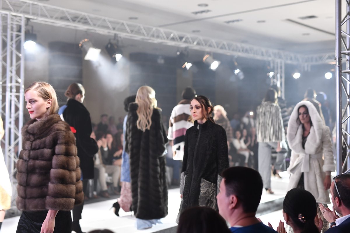 Throwback-Gala show, allowing fur-makers to showcase their products in the best way possible!
#WhenLegacyMeetsTheFuture #KastoriaInternationalFurFair #kiff #kastoria #kastoriafurcity #fur #womenswear #trends #throwback #fashiongoals #tbt #fashion #style #styleiswhat #streetstyle https://t.co/yyEaeLMyLN