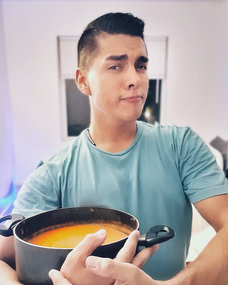 Sabes que has crecido cuando haces tu 1era crema de #auyama 🧂🥣🥣🥄
.
Y además te encanta como quedó ✔
.
#OscarVigoya #GerenciandoConEstilo #Squash #CreamySquashSoup