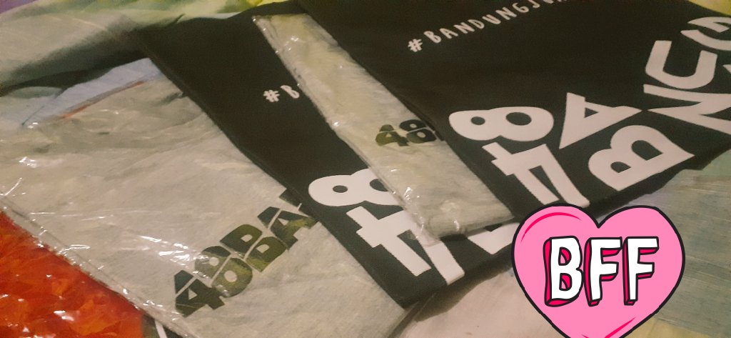 Lebaran sebentar lagi ~
#Bajubaru siap kerumahmu nih 😋
Giveaway dari Bandung untuk kalian 💙
Cek ombak dulu lah 🤪