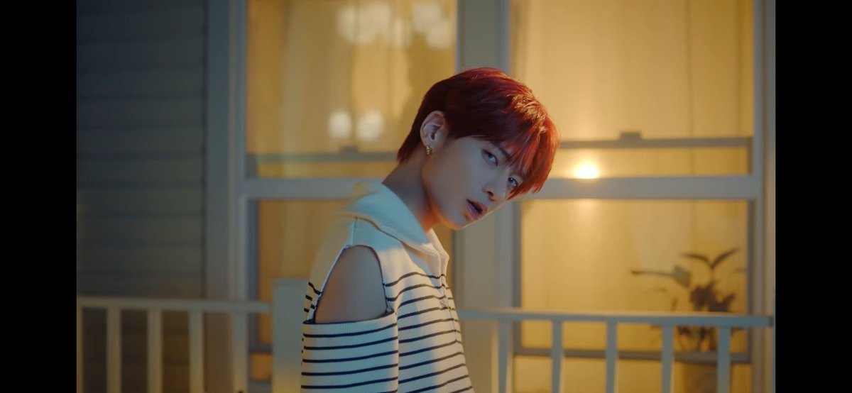 iluv_hobi's tweet photo. So let's talk about Taehyun slaying the red hair and he's screaming visual everyone. 😍😳
@TXT_members
#WelcomeEternity
#Cant_You_See_Me https://t.co/9Nj2mruhMP