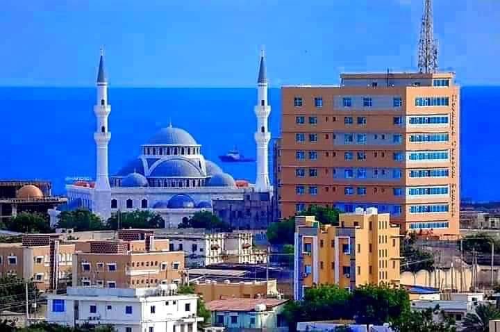 AhmedAmuhumed1's tweet photo. Dib uguma Noqon Hayno Wakhtigii gumaystu Ina kala Qaybiyay

Waxaan Nahay Hal Dad , Hal Dal oo leh Hal Calan.

Somalia Ha Noolaato https://t.co/cVmCPZrfmO